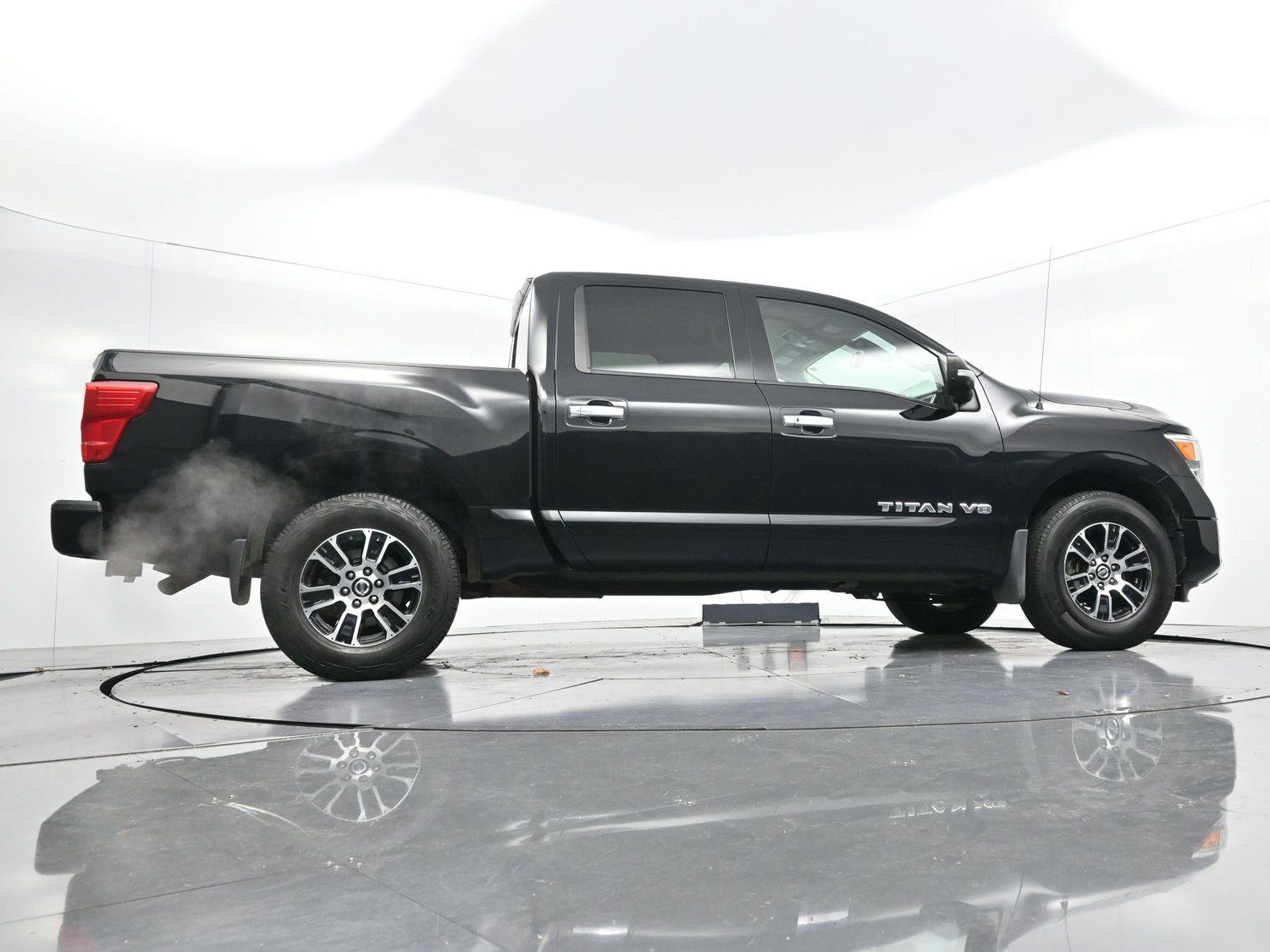 Used 2020 Nissan Titan SV w/ SV Convenience Package image 51
