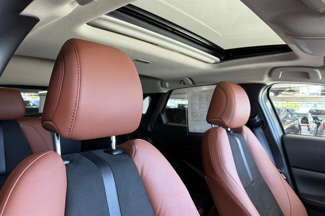 Certified 2025 MAZDA CX-30 Carbon AWD/4WD image 17