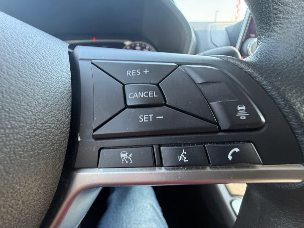 Used 2025 Nissan Sentra SV FWD image 17