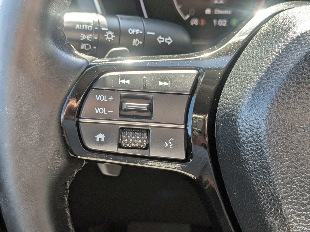 Used 2025 Honda Pilot EX-L image 32