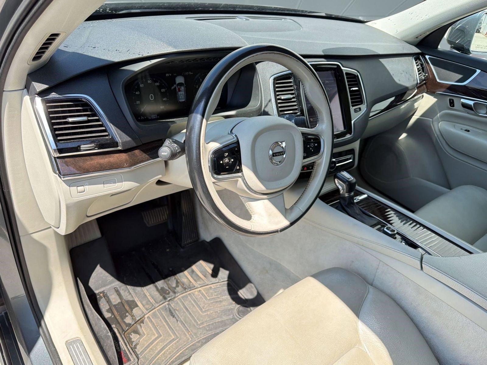 Used 2016 Volvo XC90 T6 Momentum image 4