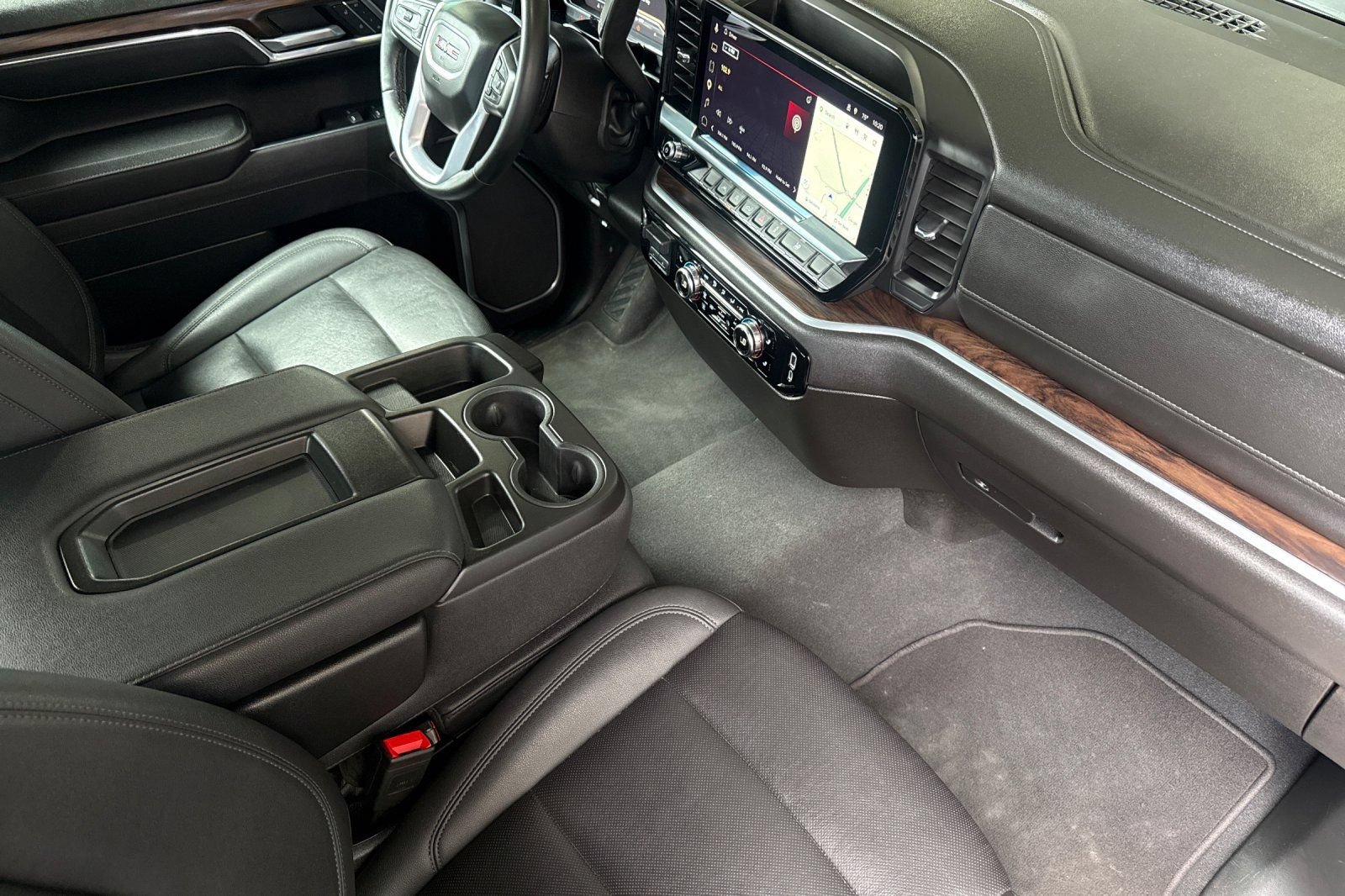 Used 2025 GMC Sierra 1500 SLT AWD/4WD image 17
