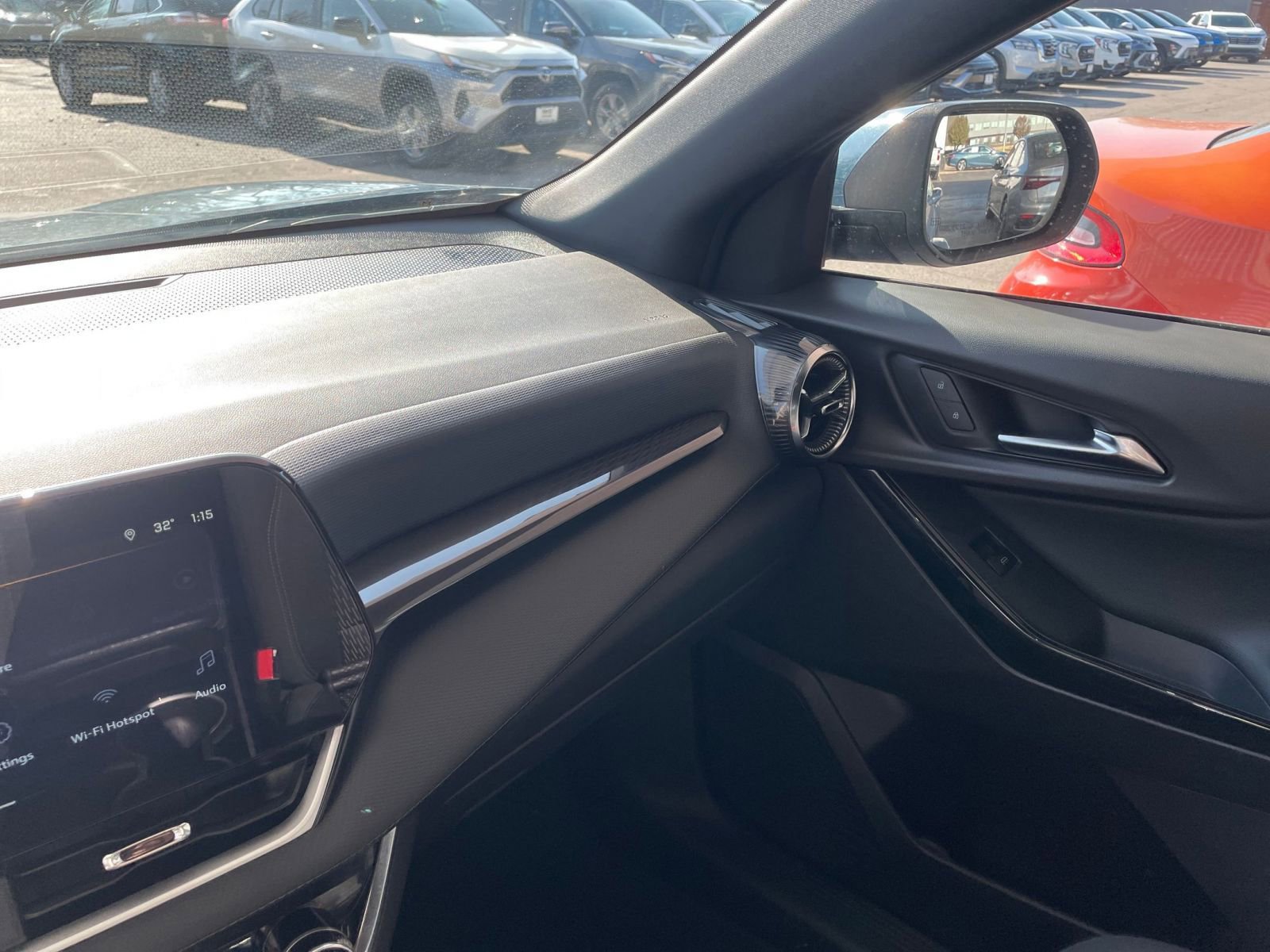 Used 2025 Chevrolet Equinox LT image 34