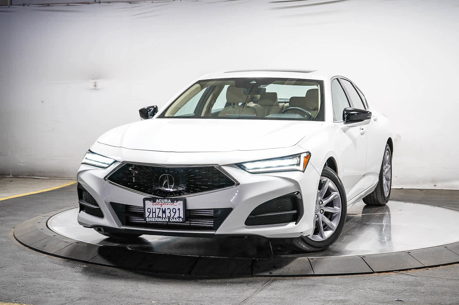 Used 2023 Acura TLX image 1