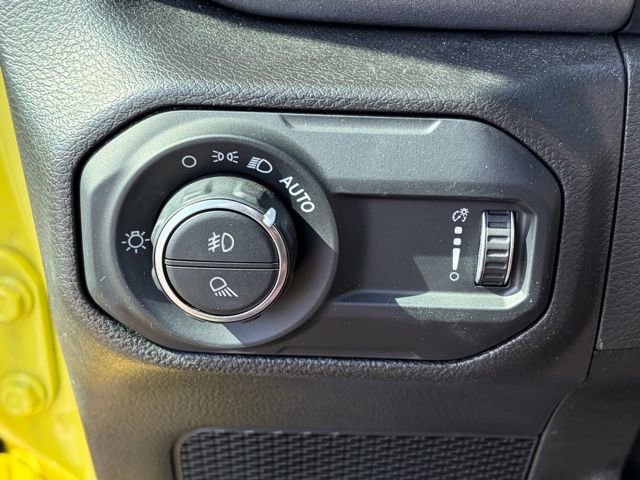 Used 2023 Jeep Gladiator Mojave w/ Cold Weather Group image 26