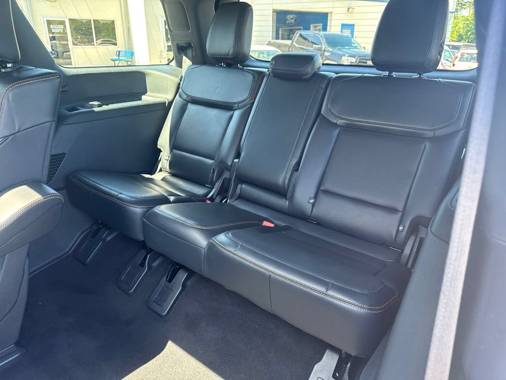 Used 2025 Ford Expedition Tremor AWD/4WD image 40