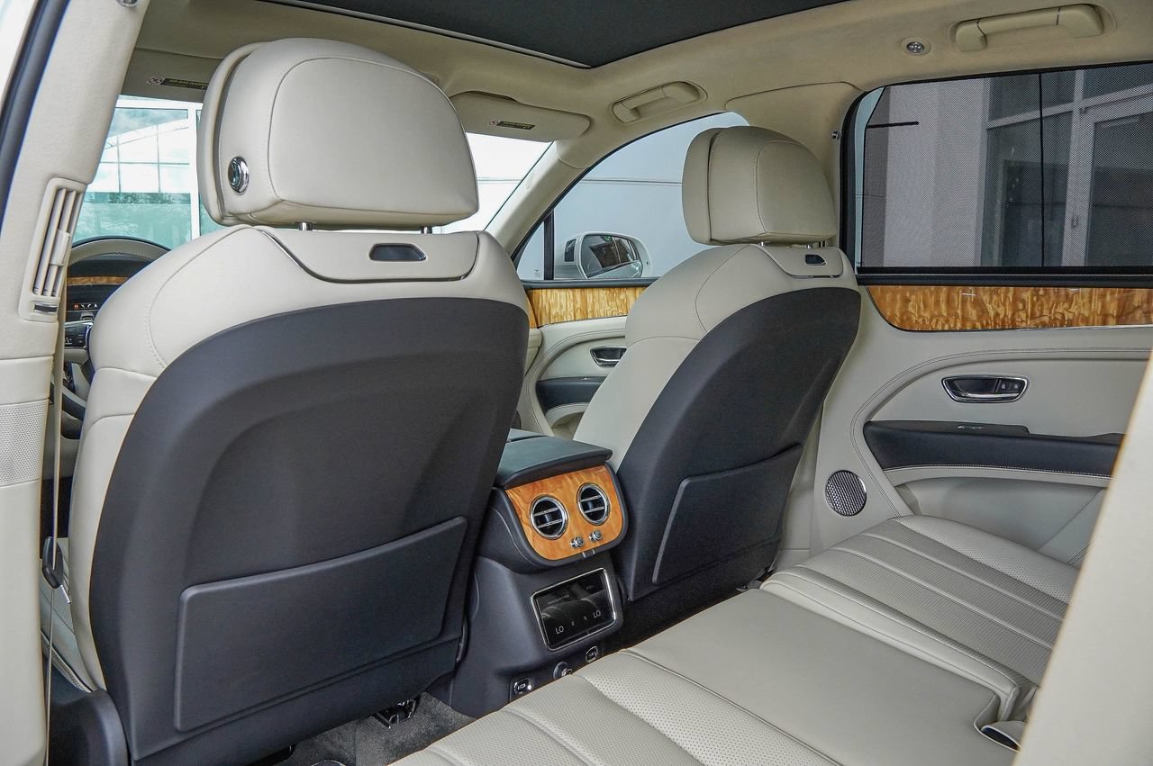 Certified 2023 Bentley Bentayga AWD/4WD image 40