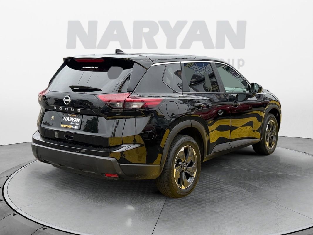 Used 2025 Nissan Rogue SV image 8