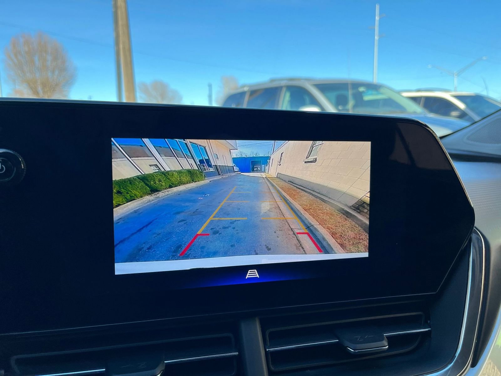 Used 2025 Chevrolet Trax LT image 22