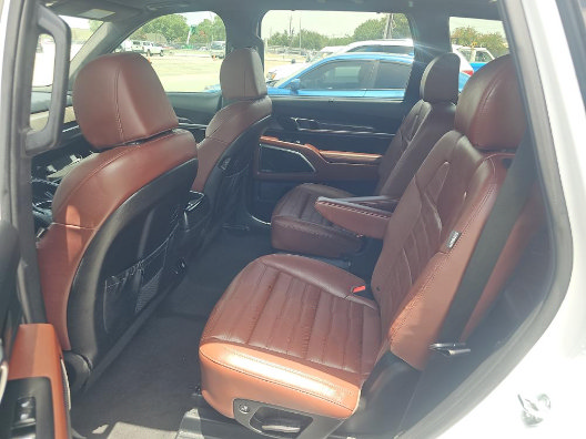 Used 2024 Kia Telluride SX Prestige w/ Towing Package AWD/4WD image 4