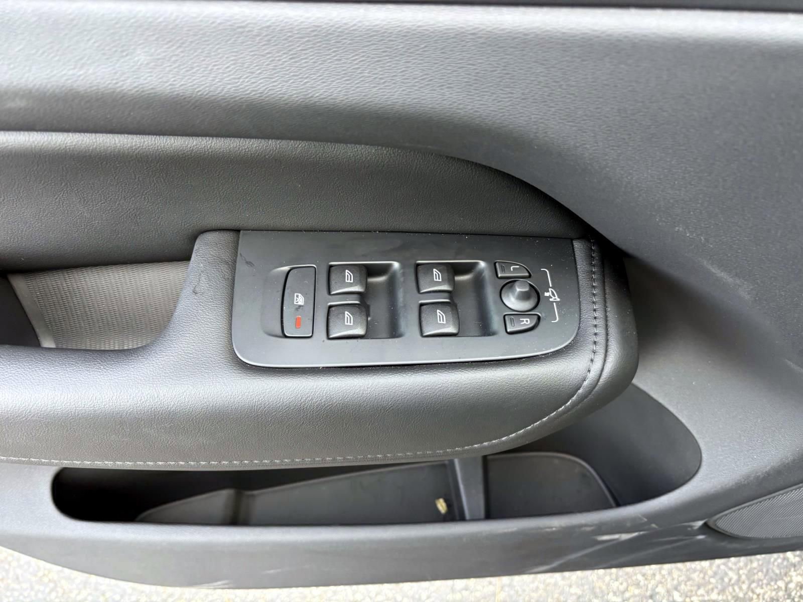 Used 2025 Volvo XC60 T8 Core w/ Protection Package Premier image 13