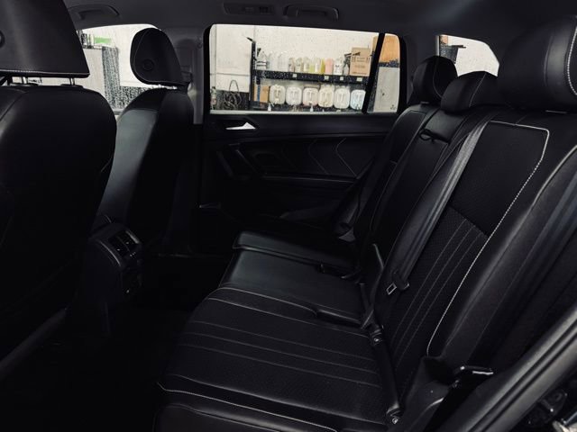 Used 2022 Volkswagen Tiguan SE w/ Panoramic Sunroof Package image 19