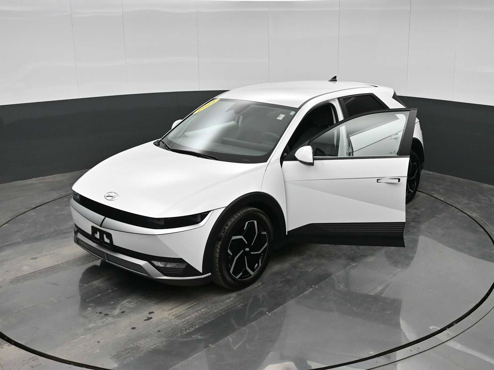 Used 2022 Hyundai Ioniq 5 SE w/ Cargo Package image 24