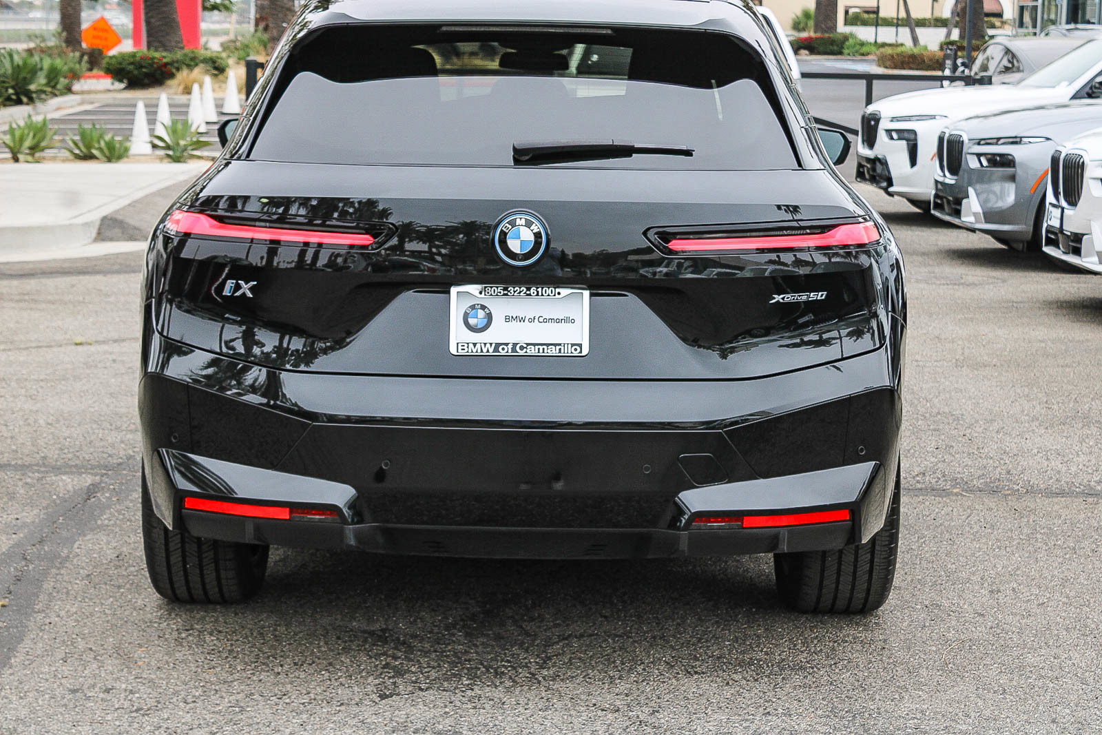 Used 2024 BMW iX xDrive50 w/ Sport Package AWD/4WD image 5