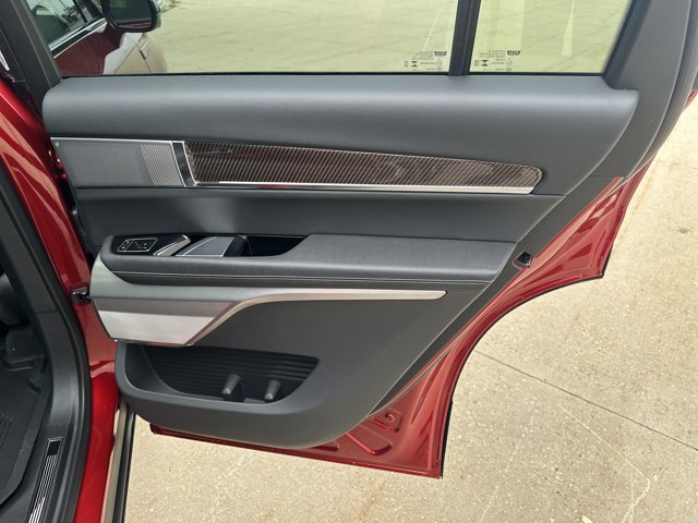 New 2026 Cadillac Vistiq Sport w/ LPO, Floor Liner Package image 31