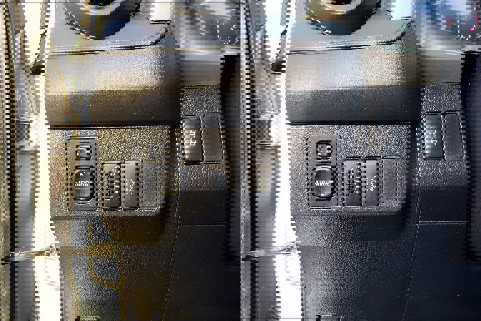 Used 2017 Toyota RAV4 LE image 32