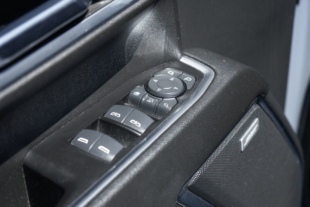 Used 2024 Chevrolet Silverado 3500 LTZ w/ LTZ Convenience Package AWD/4WD image 18