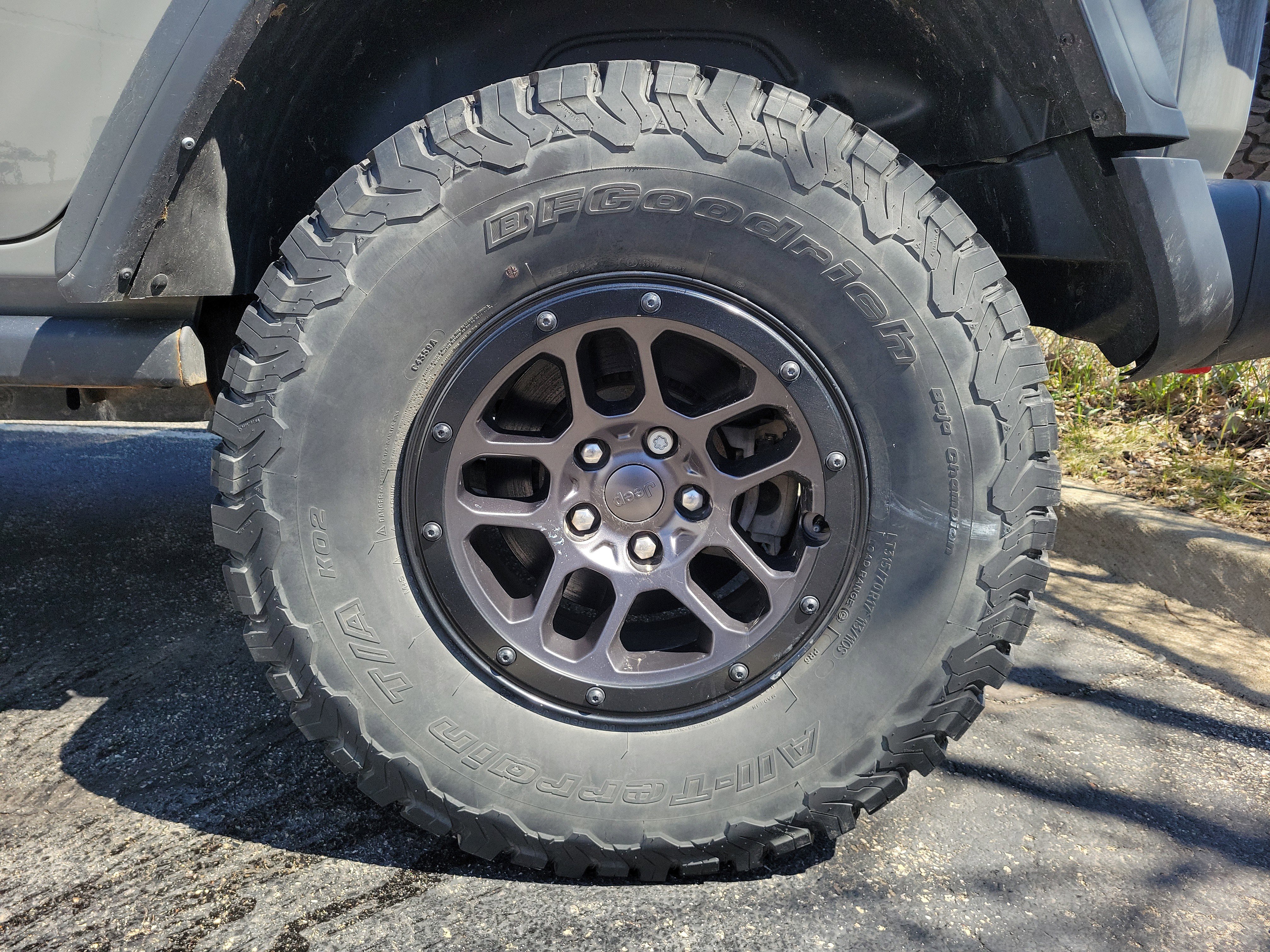 Used 2023 Jeep Wrangler Unlimited Rubicon w/ Xtreme 35 Tire Package image 4
