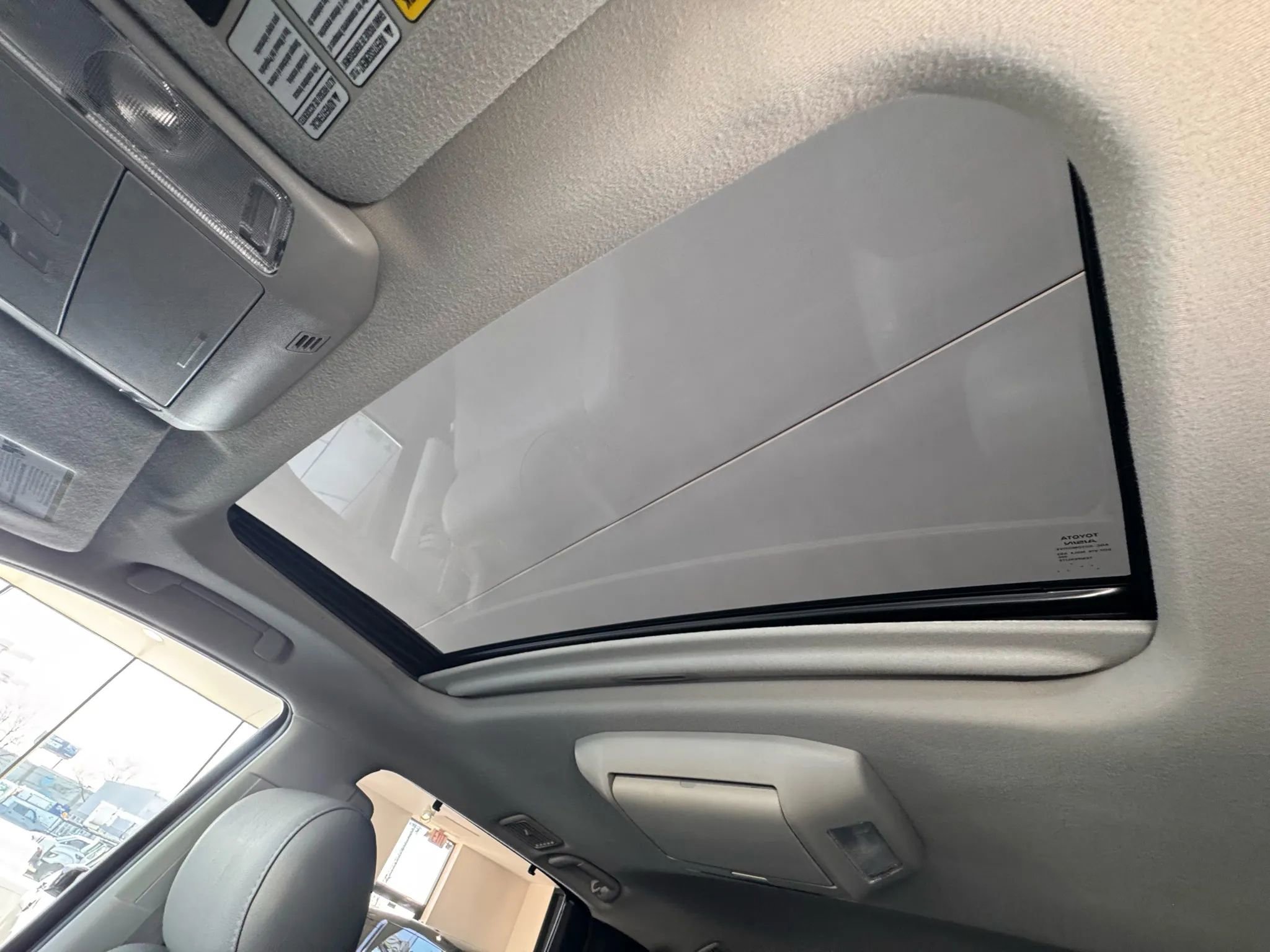 Used 2014 Toyota Sequoia Platinum image 49