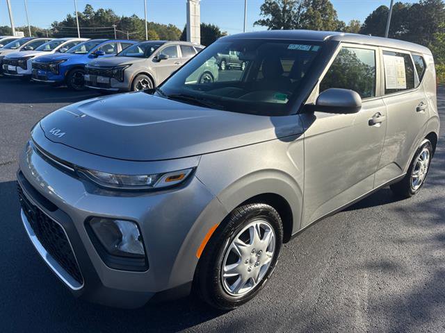 Used 2022 Kia Soul LX image 3