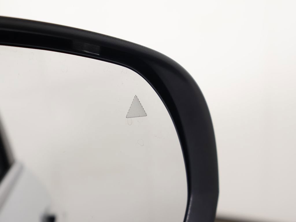 Used 2019 Jeep Cherokee Latitude Plus w/ Comfort/Convenience Group image 23