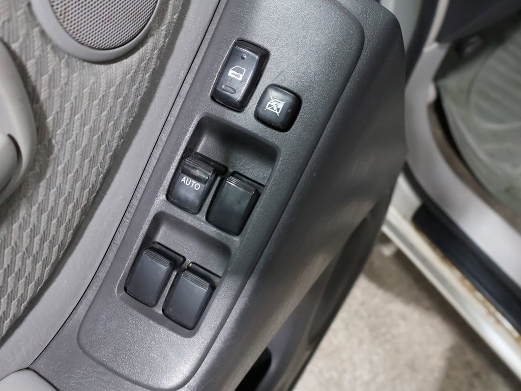 Used 2004 Toyota Highlander V6 image 17