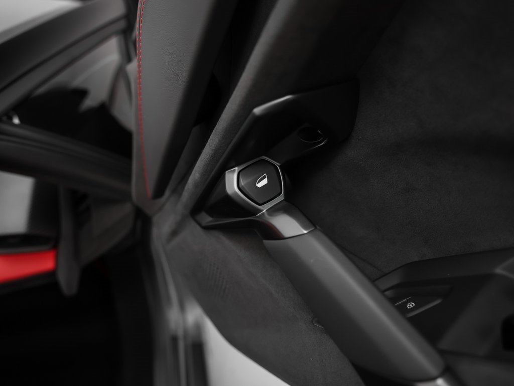 Used 2024 Lamborghini Revuelto image 31