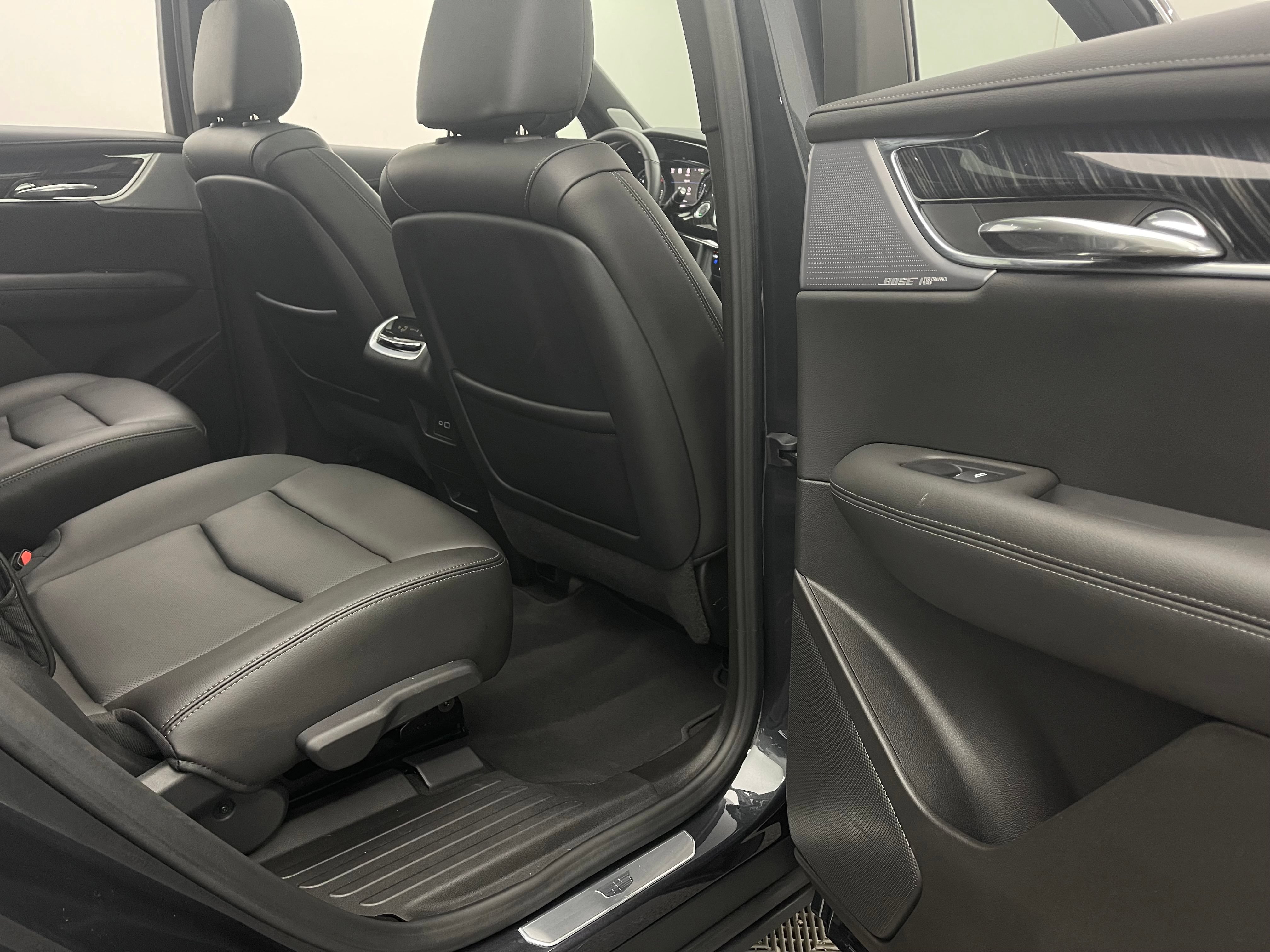 Used 2023 Cadillac XT6 Premium Luxury w/ Technology Package AWD/4WD image 41
