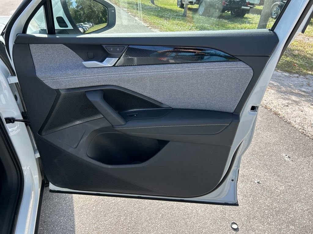 New 2026 Volkswagen Tiguan S image 38