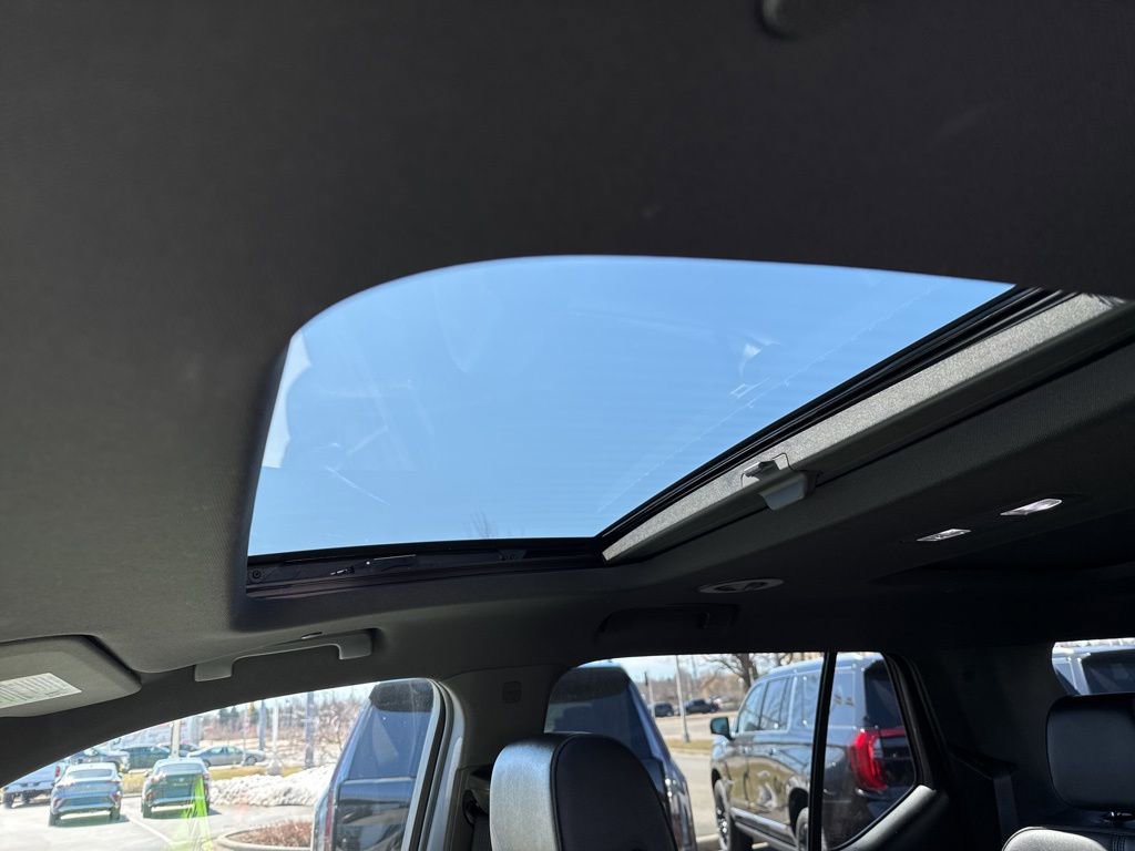 Certified 2023 Chevrolet Traverse RS w/ LPO, Floor Liner Package image 23