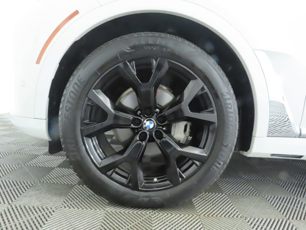 Used 2020 BMW X7 xDrive40i w/ Premium Package AWD/4WD image 31