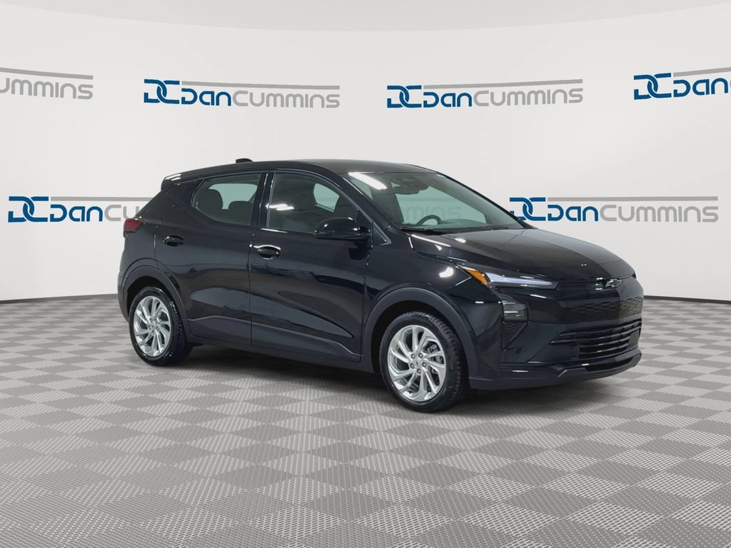 New 2027 Chevrolet Bolt LT w/ Comfort Package FWD image 2
