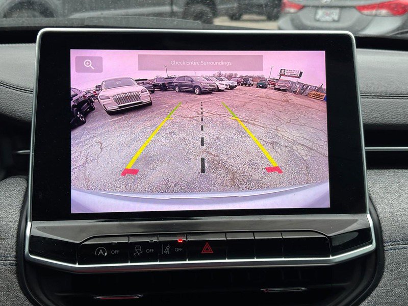 Used 2024 Jeep Compass Latitude image 23