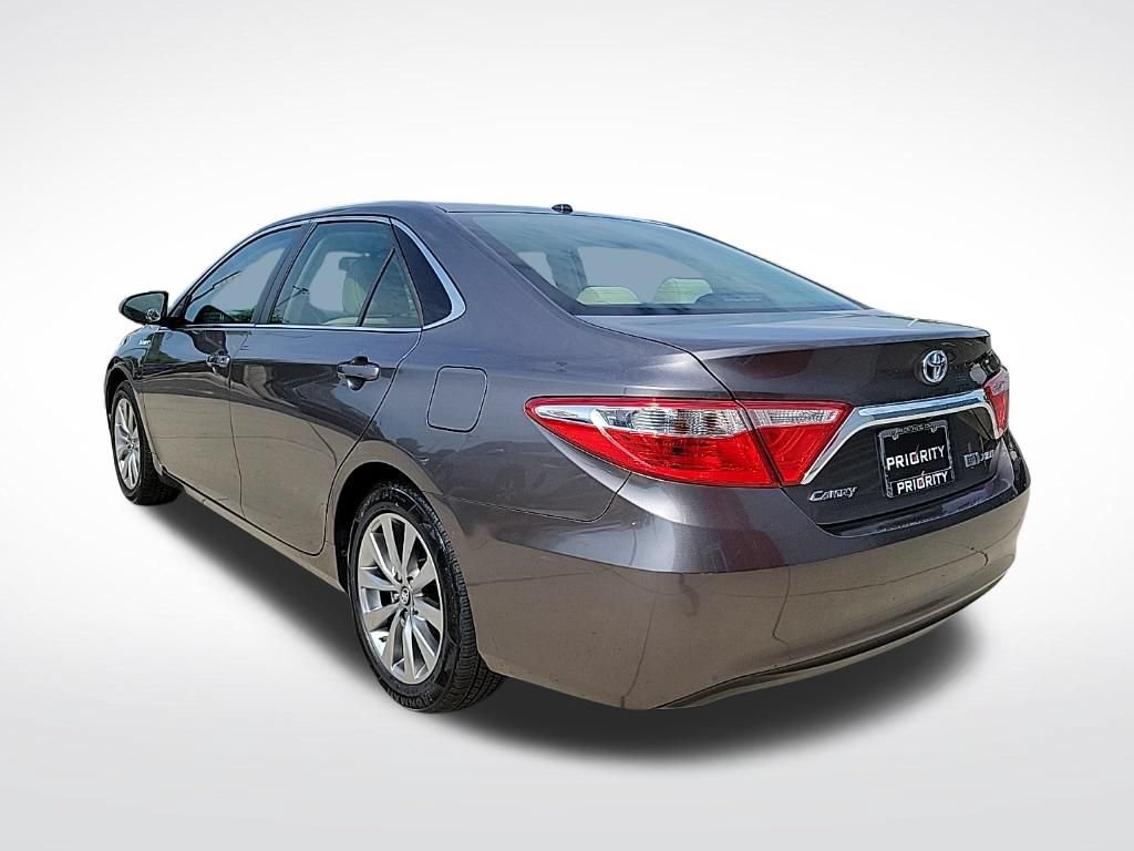 Used 2016 Toyota Camry XLE w/ Moonroof Package FWD image 3