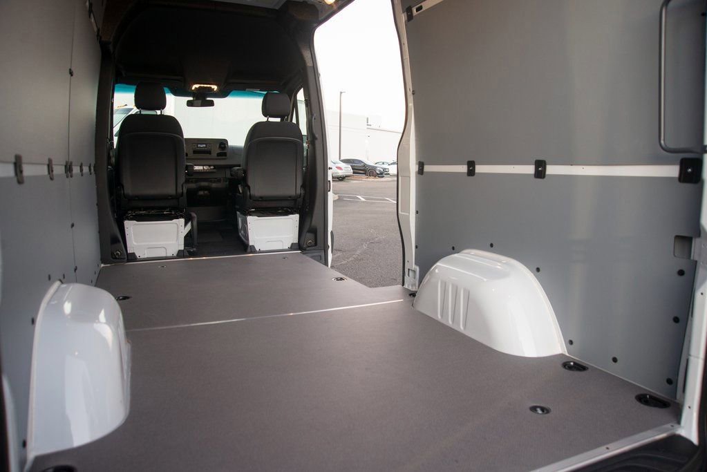 Used 2025 Mercedes-Benz Sprinter 2500 image 41
