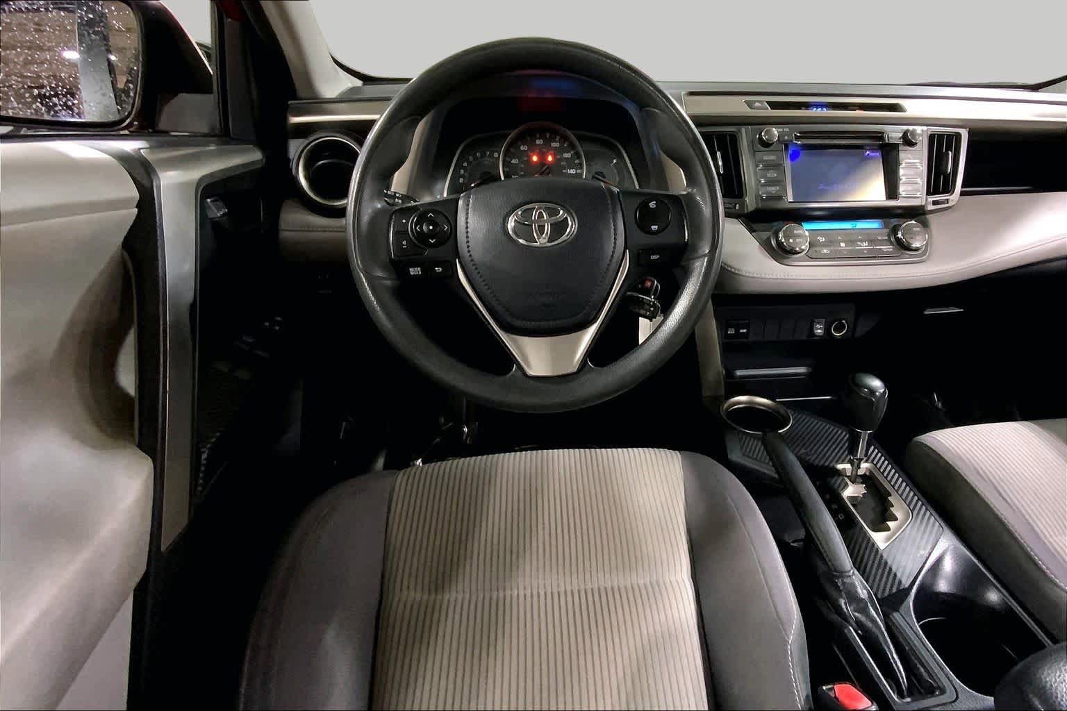Used 2013 Toyota RAV4 XLE AWD/4WD image 6