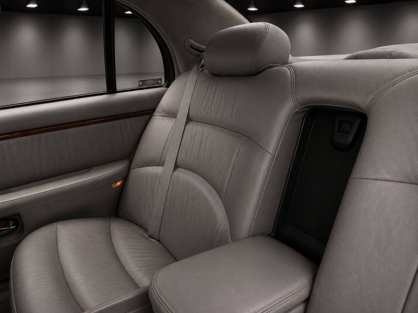 Used 2002 Buick Park Avenue Ultra w/ Gran Touring Pkg FWD image 16