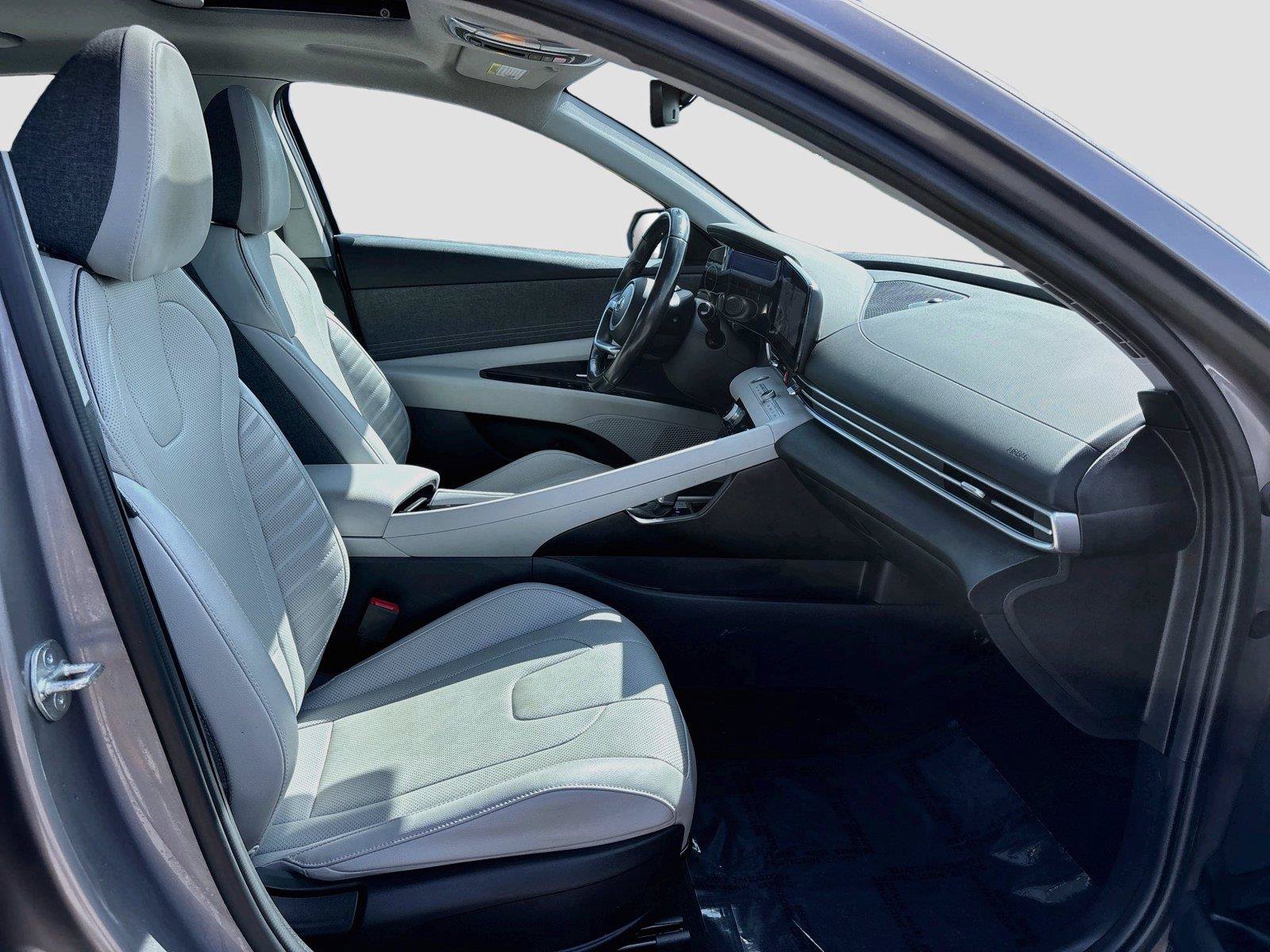 Used 2023 Hyundai Elantra Limited FWD image 29