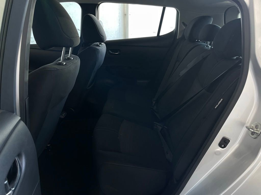 Used 2022 Nissan Leaf S image 14