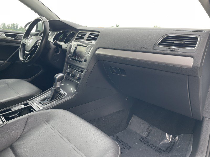 Used 2015 Volkswagen e-Golf SEL Premium FWD image 8