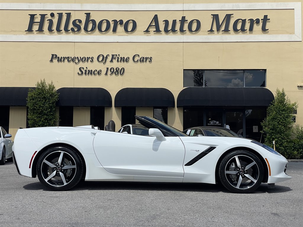 Used 2015 Chevrolet Corvette Stingray Convertible w/ 3LT Preferred Equipment Group RWD image 4