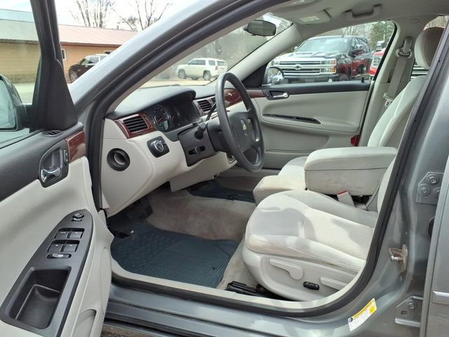 Used 2008 Chevrolet Impala LT FWD image 10