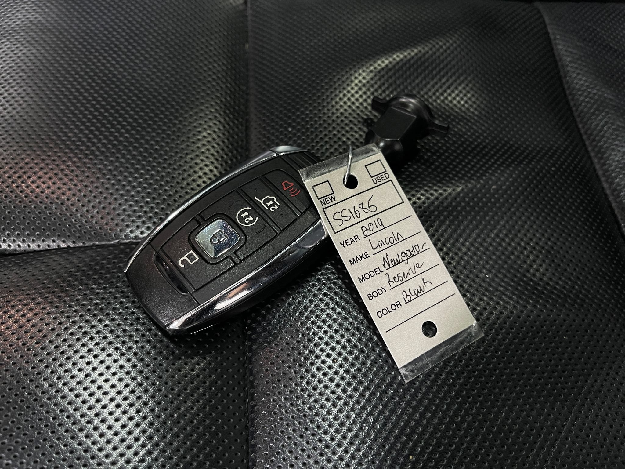 Used 2019 Lincoln Navigator Reserve AWD/4WD image 39