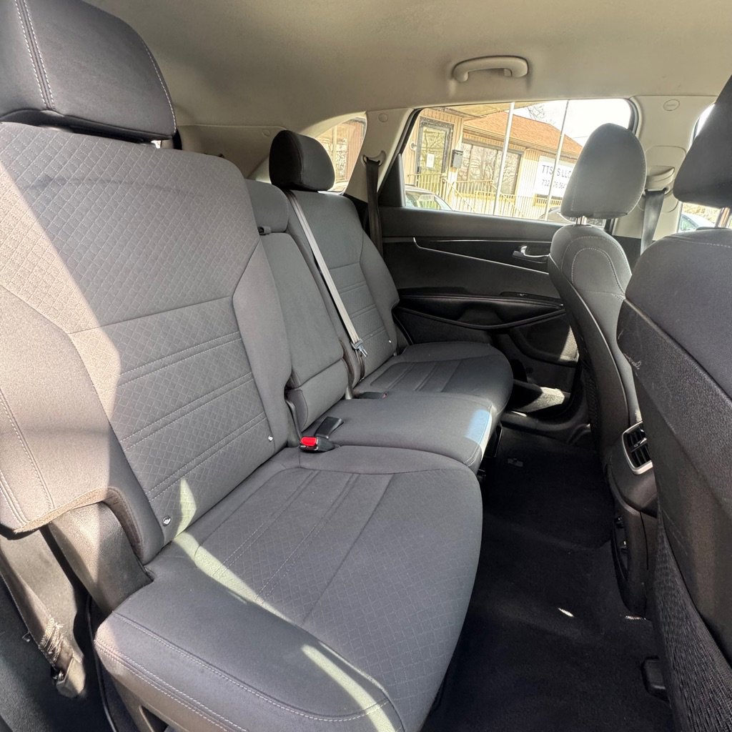 Used 2019 Kia Sorento LX image 13