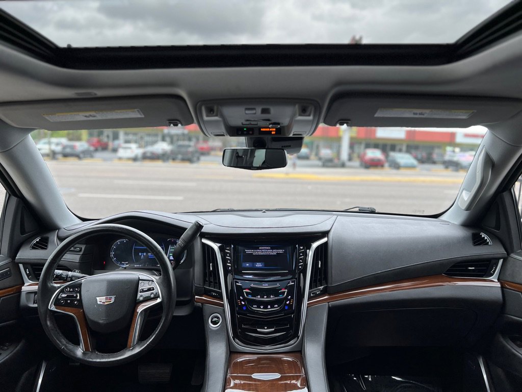 Used 2020 Cadillac Escalade ESV Luxury AWD/4WD image 14