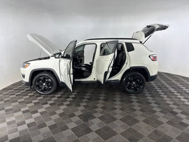 Used 2020 Jeep Compass Latitude w/ Cold Weather Group AWD/4WD image 9