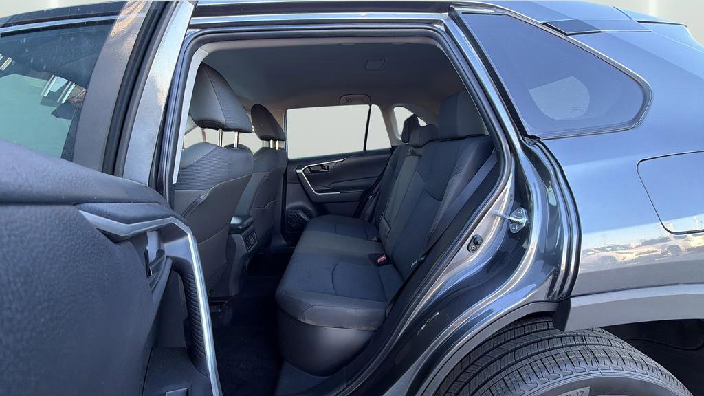 Used 2024 Toyota RAV4 LE image 33