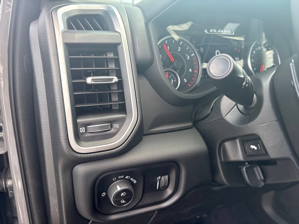 New 2027 RAM 3500 Big Horn AWD/4WD image 17