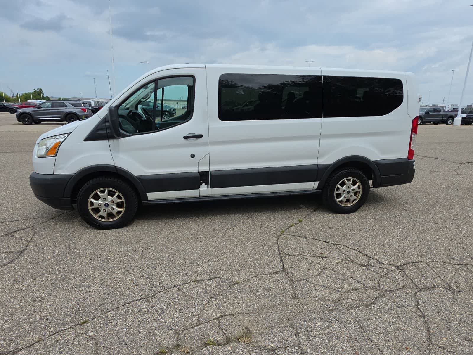 Used 2016 Ford Transit 150 XLT RWD image 16