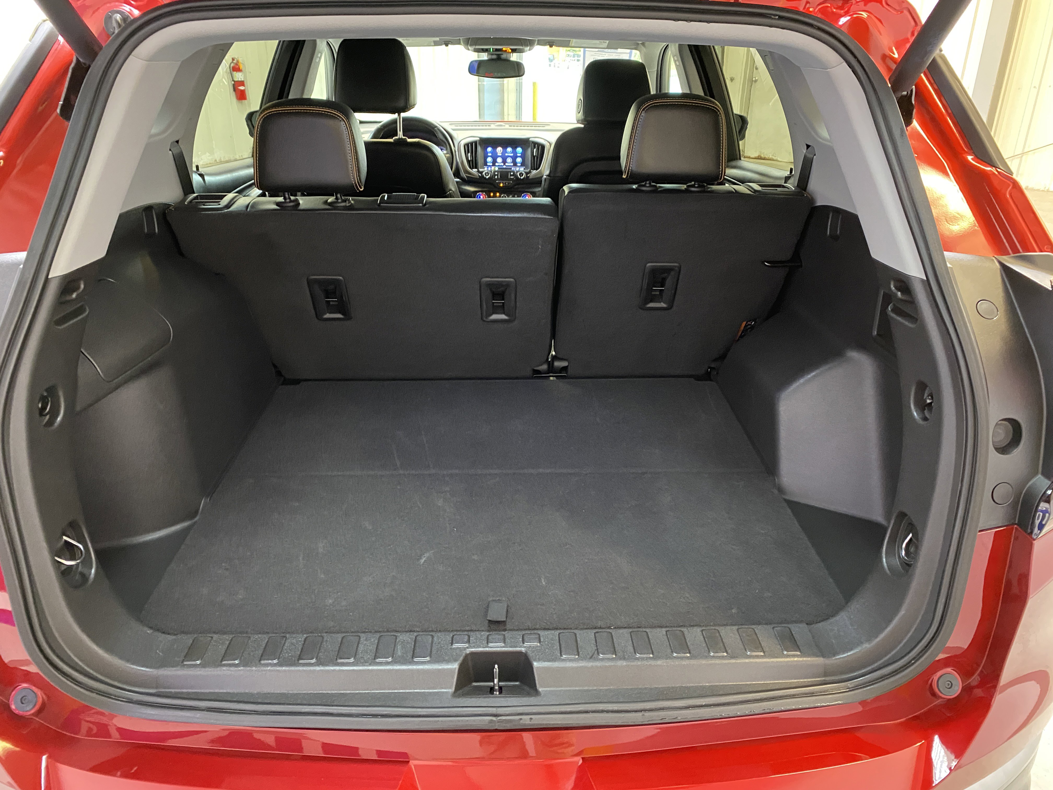 Used 2023 GMC Terrain AT4 image 29